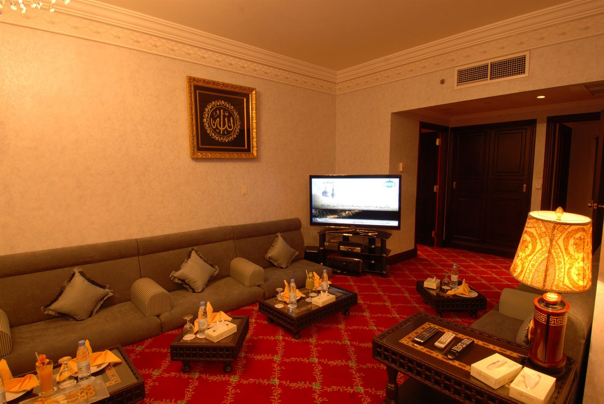 Dar Aleiman Al Haram Hotell Medina Eksteriør bilde A suite at the Grand Hyatt Hotel, Amman, Jordan